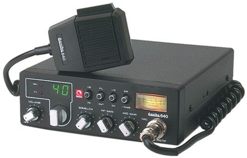Tranceptor CB27 con diseño 'retro' (foto cortesía Danita Electronics) Tranceptor CB27 con diseño 'retro' (foto cortesía Danita Electronics)
