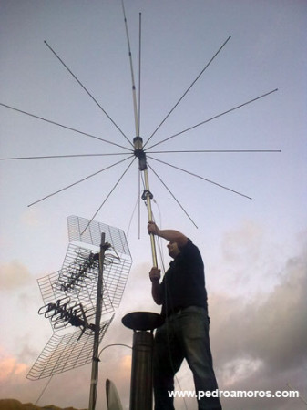 Montaje sencillo de una antena vertical de base