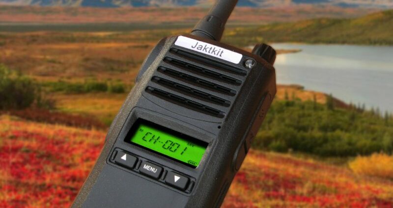 69 MHz, exenta de licencia, móvil, base o portátil, hasta 25 w.