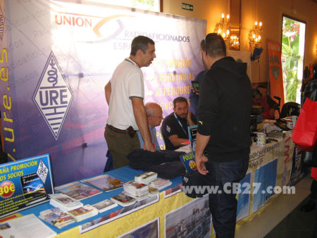 Stand de la Unión de Radioaficionados Españoles en el HamRadioShow 7.0