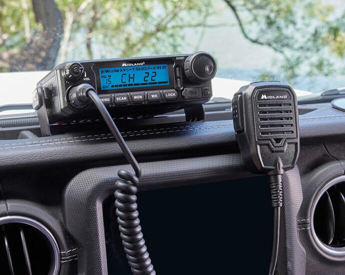 Midland MXT500, transceptor móvil para GMRS con 50 vatios de potencia.