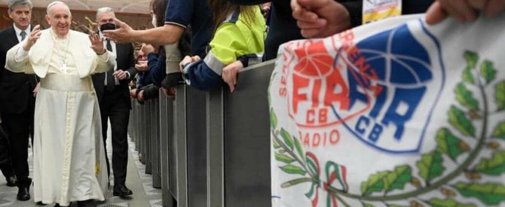 El papa Francisco recibe a cebeístas italianos.