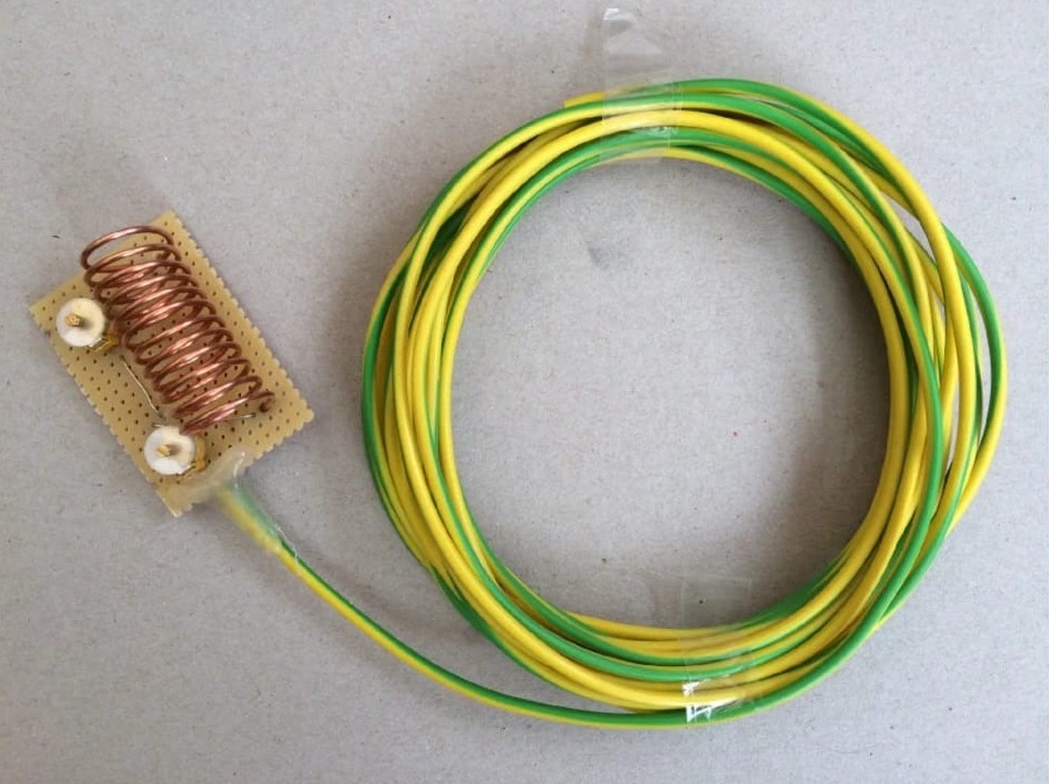 Antena de media onda para CB alimentada por el extremo.