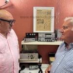 La familia Latamendía, Carkit, visita el Museo de la CB de San Roque